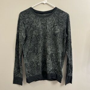 Lululemon Long-Sleeve Shirt; black and gray; perfect for running; size 10